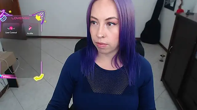 Snapshot of charlottezoe15 chatting on 09/15/25, 05:24 charlottezoe15 online show from 09/15/25, 05:24