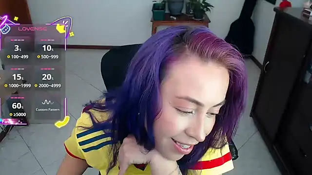 Snapshot of charlottezoe15 chatting on 09/29/25, 06:57 charlottezoe15 online show from 09/29/25, 06:57