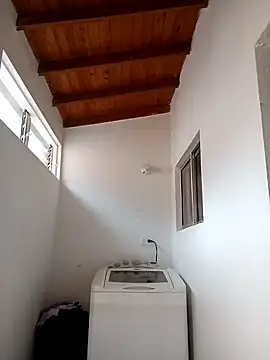 Snapshot of LunaZambrano chatting on 02/10/25, 03:53 LunaZambrano online show from 02/10/25, 03:53