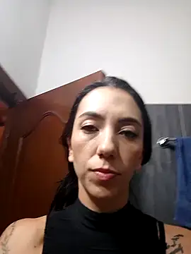 Snapshot of LunaZambrano chatting on 02/12/25, 05:58 LunaZambrano online show from 02/12/25, 05:58