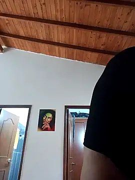 Snapshot of LunaZambrano chatting on 02/25/25, 08:51 LunaZambrano online show from 02/25/25, 08:51