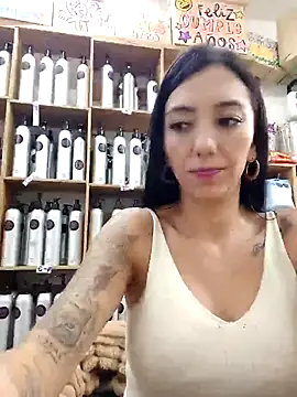 Snapshot of LunaZambrano chatting on 03/07/25, 10:54 LunaZambrano online show from 03/07/25, 10:54