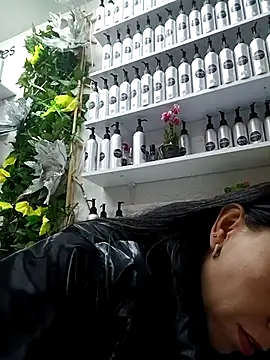 Snapshot of LunaZambrano chatting on 03/11/25, 11:48 LunaZambrano online show from 03/11/25, 11:48