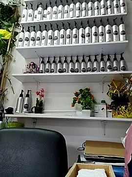 Snapshot of LunaZambrano chatting on 03/15/25, 09:49 LunaZambrano online show from 03/15/25, 09:49