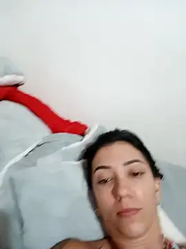 Snapshot of LunaZambrano chatting on 03/18/25, 01:42 LunaZambrano online show from 03/18/25, 01:42