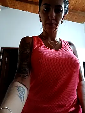 Snapshot of LunaZambrano chatting on 03/19/25, 03:08 LunaZambrano online show from 03/19/25, 03:08