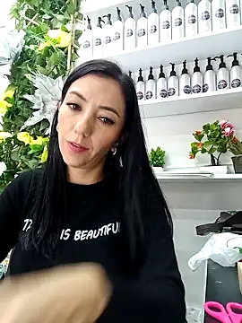 Snapshot of LunaZambrano chatting on 03/21/25, 09:23 LunaZambrano online show from 03/21/25, 09:23