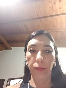 Snapshot of LunaZambrano chatting on 09/13/25, 01:49 LunaZambrano online show from 09/13/25, 01:49