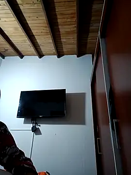 Snapshot of LunaZambrano chatting on 09/29/25, 02:44 LunaZambrano online show from 09/29/25, 02:44