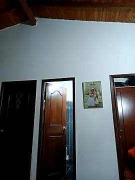 Snapshot of LunaZambrano chatting on 10/07/25, 12:35 LunaZambrano online show from 10/07/25, 12:35