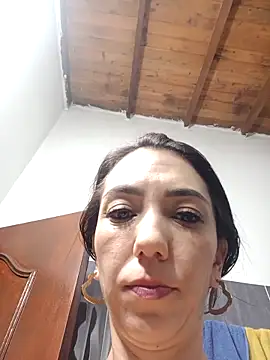 LunaZambrano online show from 04/15/26, 03:13