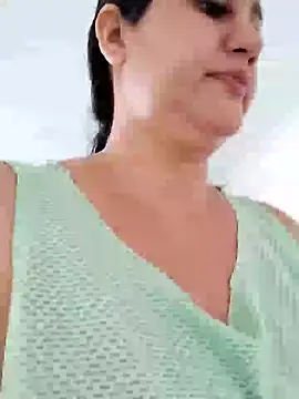 Snapshot of keilymadam chatting on 12/05/24, 02:44 keilymadam online show from 12/05/24, 02:44