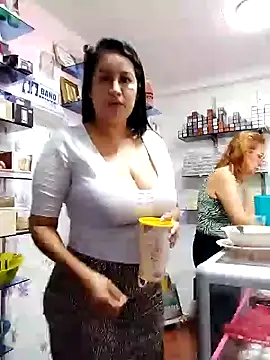 Snapshot of keilymadam chatting on 12/06/24, 06:17 keilymadam online show from 12/06/24, 06:17