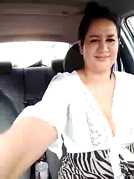 Snapshot of keilymadam chatting on 12/18/24, 01:34 keilymadam online show from 12/18/24, 01:34