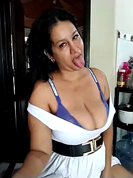 Snapshot of keilymadam chatting on 10/17/25, 12:41 keilymadam online show from 10/17/25, 12:41