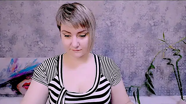 Djullia online show from 10/30/25, 06:04