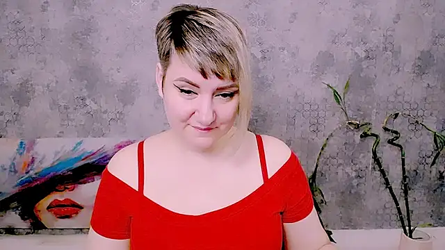 Snapshot of Djullia chatting on 05/16/26, 05:15 Djullia online show from 05/16/26, 05:15