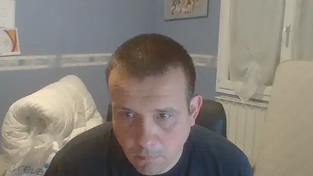 Snapshot of manubm03 chatting on 11/13/25, 06:56 manubm03 online show from 11/13/25, 06:56