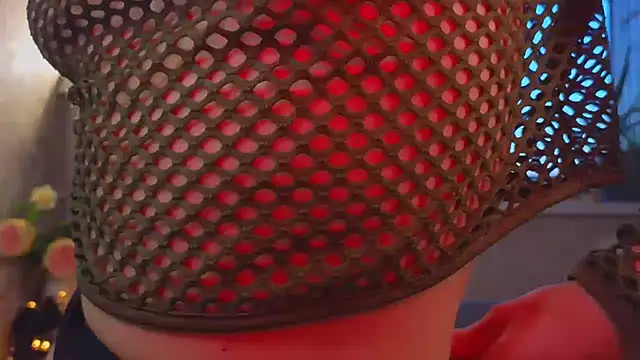 sinteas online show from 10/27/25, 01:15