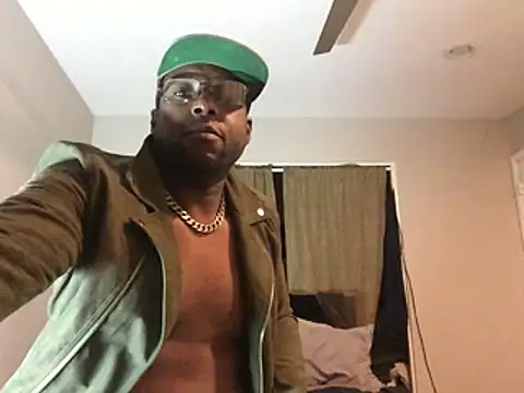 Snapshot of Londonfrotadejr chatting on 12/12/24, 09:40 Londonfrotadejr online show from 12/12/24, 09:40