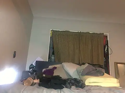 Snapshot of Londonfrotadejr chatting on 02/01/25, 11:43 Londonfrotadejr online show from 02/01/25, 11:43