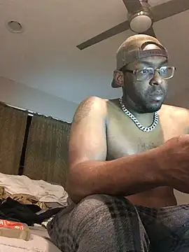 Snapshot of Londonfrotadejr chatting on 02/20/25, 12:36 Londonfrotadejr online show from 02/20/25, 12:36