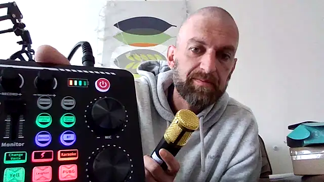 Snapshot of Matts1988 chatting on 09/14/25, 01:10 Matts1988 online show from 09/14/25, 01:10