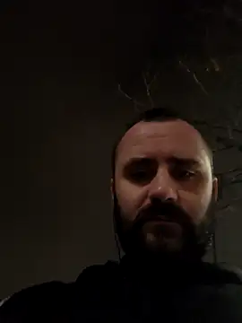 Snapshot of Govora chatting on 12/14/25, 03:50 Govora online show from 12/14/25, 03:50