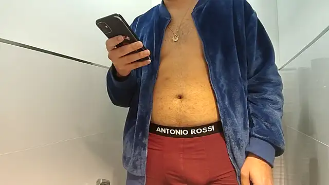 Snapshot of manuitoito chatting on 03/07/26, 12:40 manuitoito online show from 03/07/26, 12:40