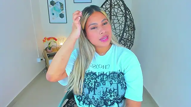 Carlota peach online show from 02/17/25, 03:15