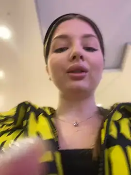 Snapshot of KrisMagnoly chatting on 03/04/26, 06:14 KrisMagnoly online show from 03/04/26, 06:14