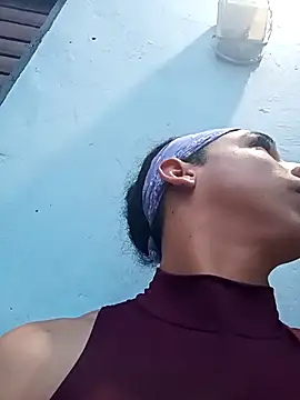 Snapshot of brunettehot77 chatting on 09/17/25, 10:55 brunettehot77 online show from 09/17/25, 10:55