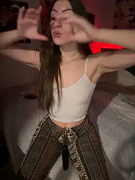 Snapshot of jade_369 chatting on 01/28/25, 02:43 jade 369 online show from 01/28/25, 02:43