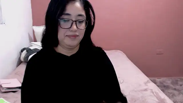 Snapshot of YummymeowW chatting on 01/16/25, 03:34 YummymeowW online show from 01/16/25, 03:34