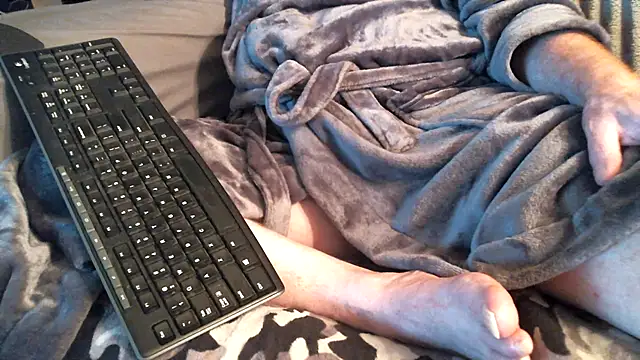 Snapshot of swm44601 chatting on 04/15/26, 05:14 swm44601 online show from 04/15/26, 05:14