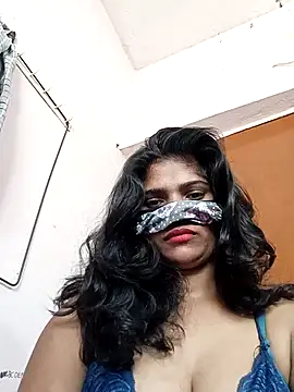 Shreya-Shetty09 online show from 10/17/25, 04:37