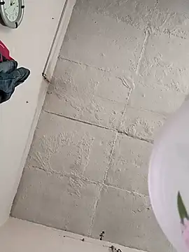 Shreya-Shetty09 online show from 10/23/25, 02:11