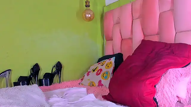 the queen aleja online show from 12/27/24, 04:58