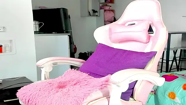 the queen aleja online show from 12/03/25, 12:14