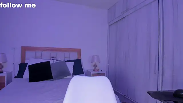 mia hank online show from 02/24/25, 11:43