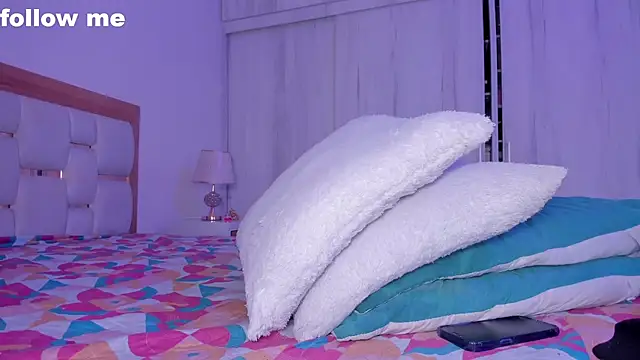 mia hank online show from 02/25/25, 02:44