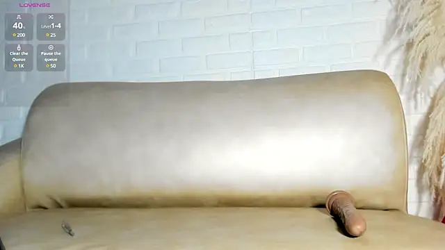 hersheybanks23 online show from 01/27/25, 03:50