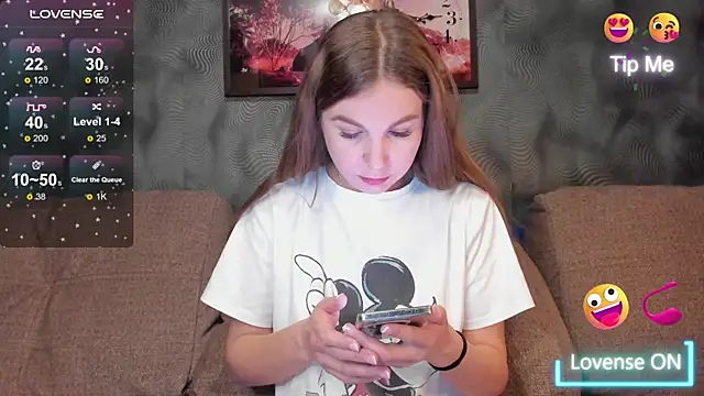 CassieMils online show from 11/26/25, 03:29