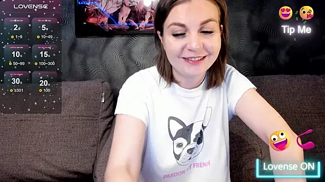 Snapshot of CassieMils chatting on 06/27/26, 06:46 CassieMils online show from 06/27/26, 06:46