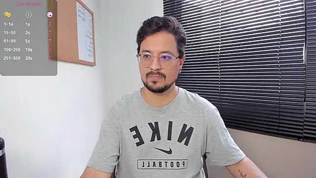 Snapshot of DaviidEvans_ chatting on 12/02/24, 02:19 DaviidEvans online show from 12/02/24, 02:19