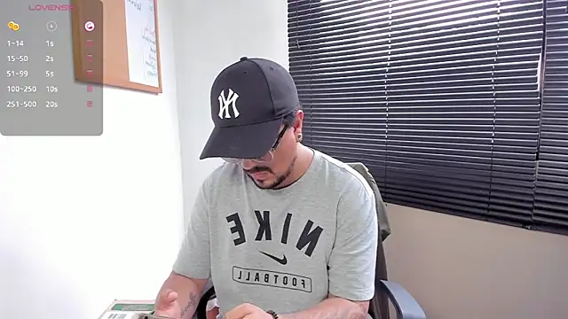 Snapshot of DaviidEvans_ chatting on 12/02/24, 05:26 DaviidEvans online show from 12/02/24, 05:26