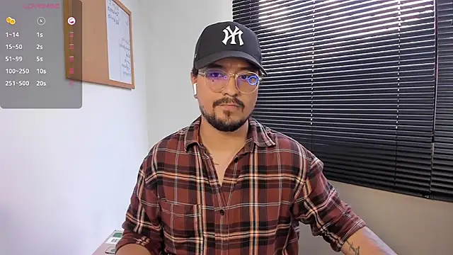 Snapshot of DaviidEvans_ chatting on 12/07/24, 06:37 DaviidEvans online show from 12/07/24, 06:37