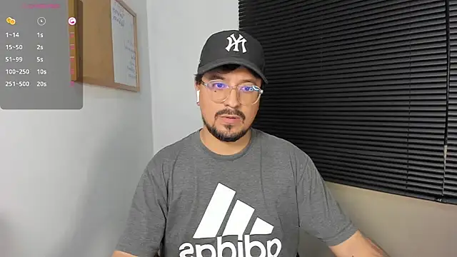 Snapshot of DaviidEvans_ chatting on 12/10/24, 06:33 DaviidEvans online show from 12/10/24, 06:33