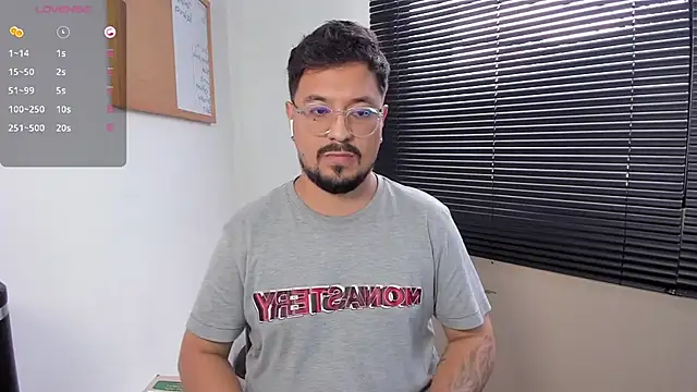 Snapshot of DaviidEvans_ chatting on 12/15/24, 05:20 DaviidEvans online show from 12/15/24, 05:20