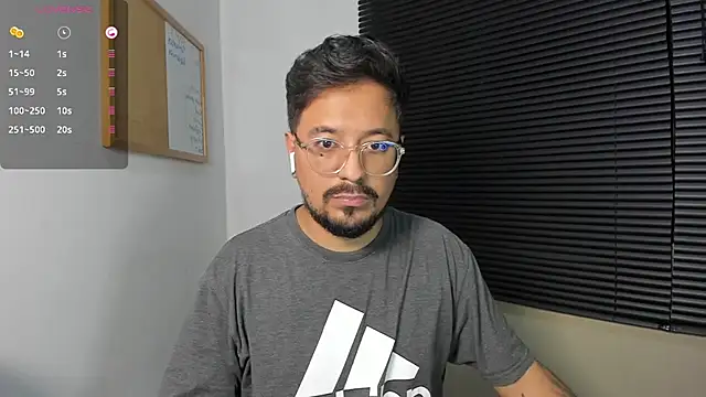 Snapshot of DaviidEvans_ chatting on 12/18/24, 03:15 DaviidEvans online show from 12/18/24, 03:15